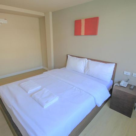 The Sea Bangsaen Hotel Екстериор снимка