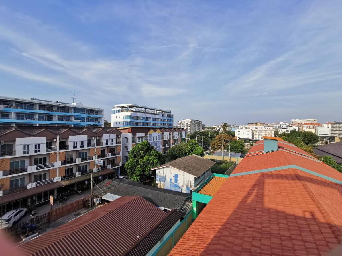 The Sea Bangsaen Hotel Екстериор снимка