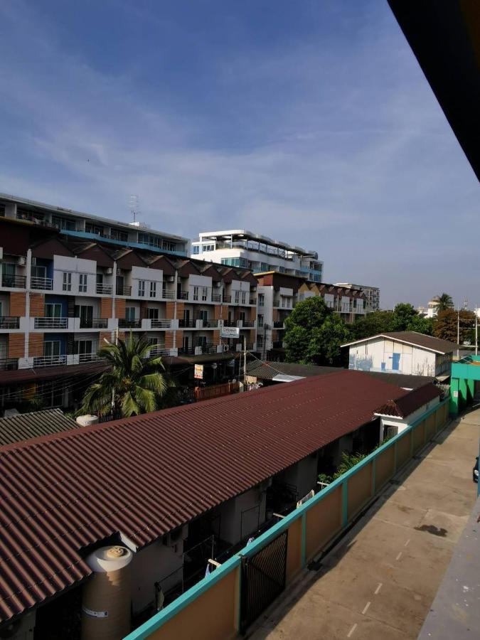 The Sea Bangsaen Hotel Екстериор снимка
