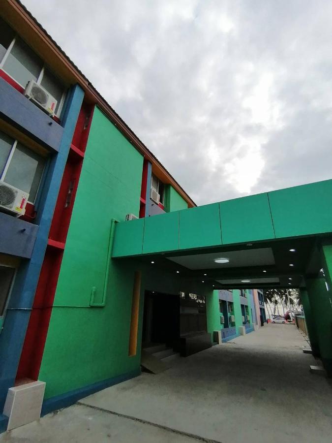 The Sea Bangsaen Hotel Екстериор снимка