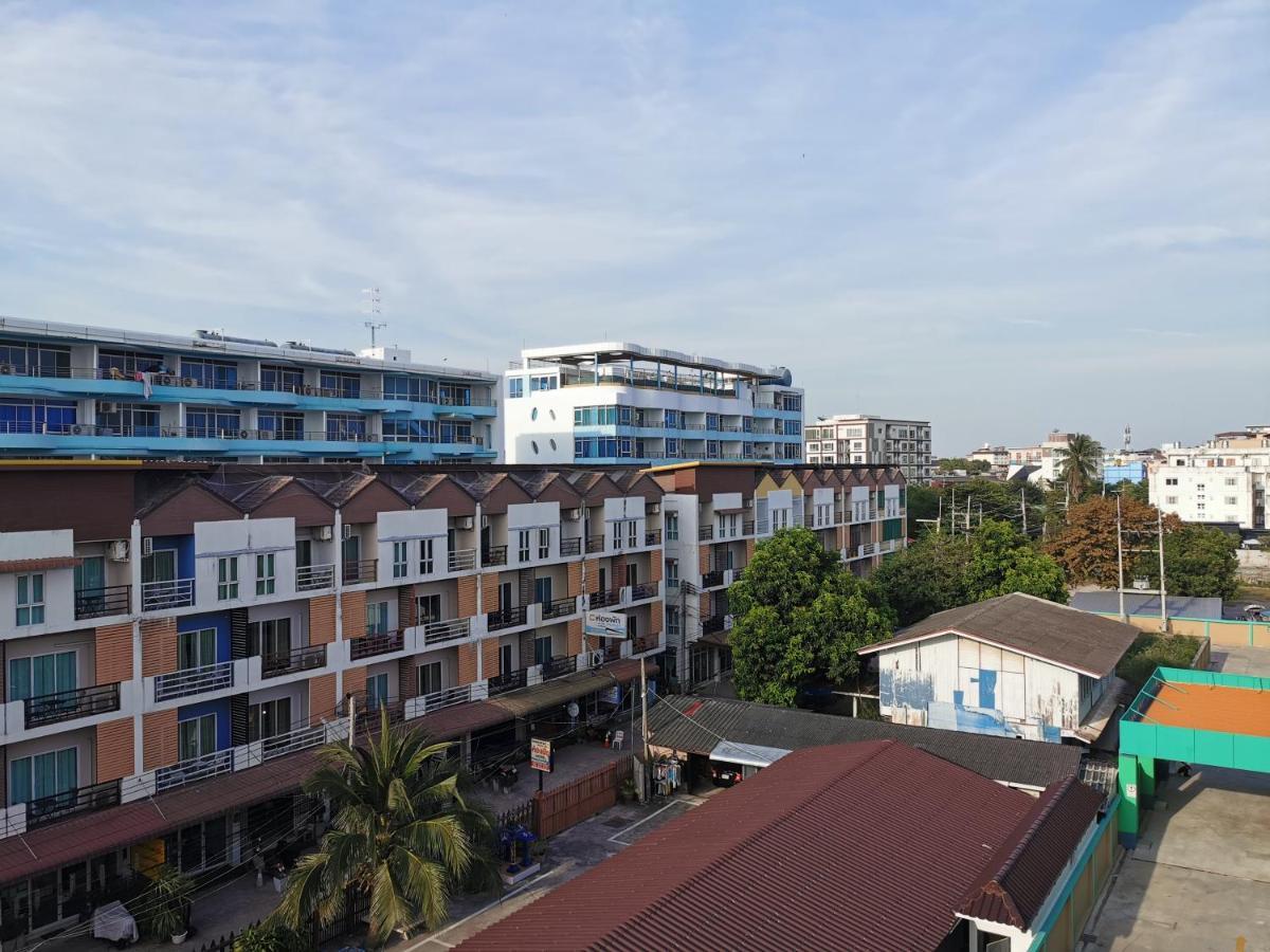 The Sea Bangsaen Hotel Екстериор снимка